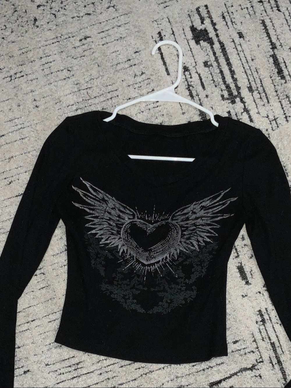 Y2K Black Long-Sleeve Women’s Top with Winged Heart Graphic